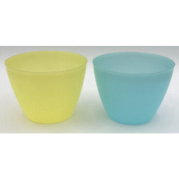 Vintage Tupperware 148-30 & 148-31 Bowls Set of 2 Yellow & Blue No Lids SKU U149 - Picture 1 of 3